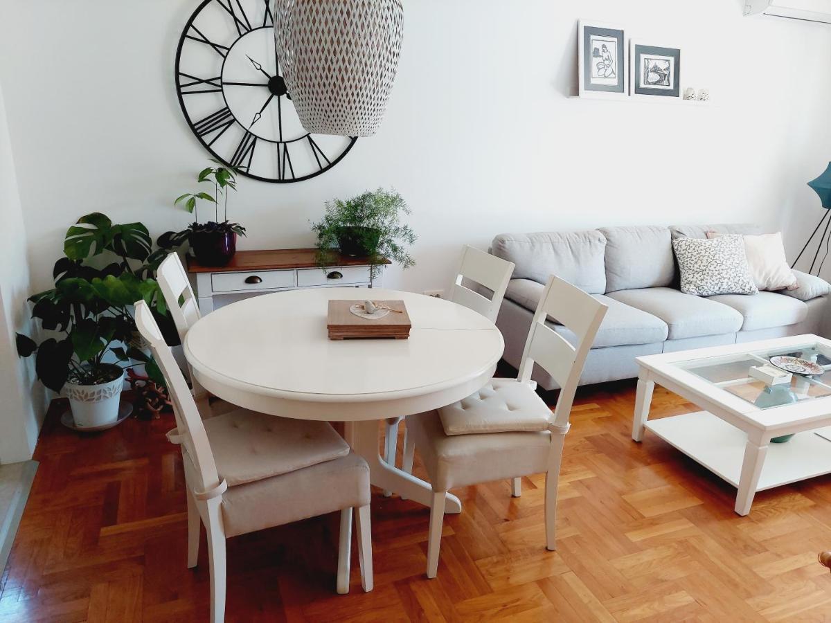 Aska Apartment Бар Екстериор снимка