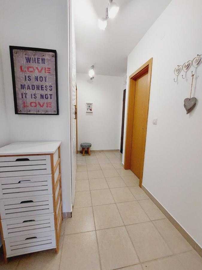 Aska Apartment Бар Екстериор снимка